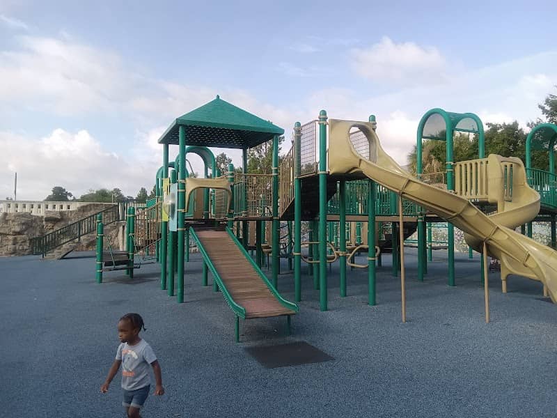 Turtle Grove Park playground - Image 1