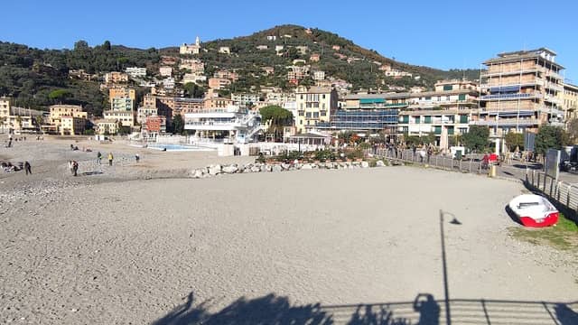 Spiaggia Libera Est - Image 1