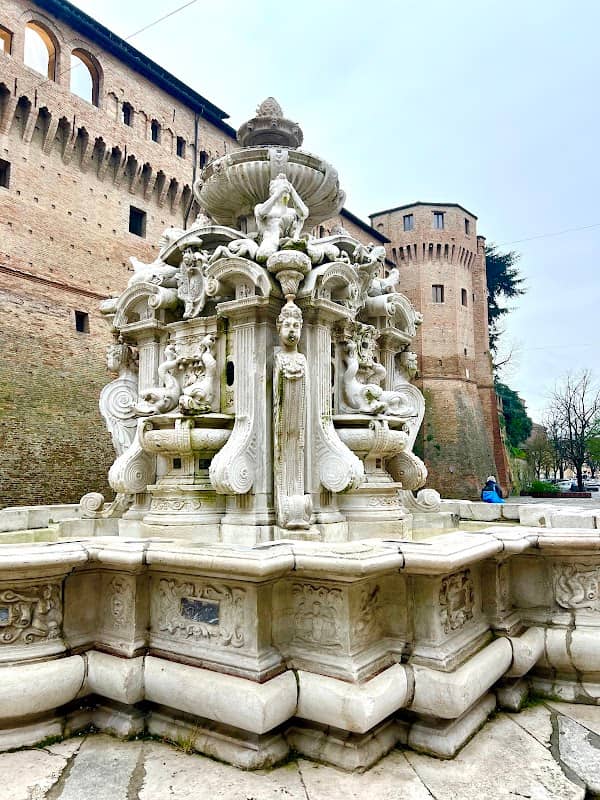 Masini Fountain - Image 2