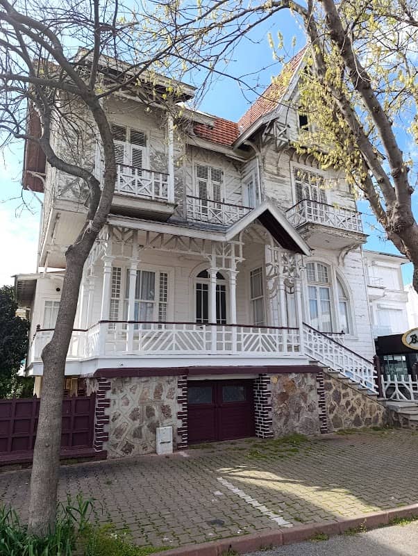 Kınalı Ada Çocuk parkı - Image 1
