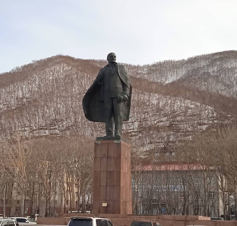 Pamyatnik V. I. Leninu - Image 1