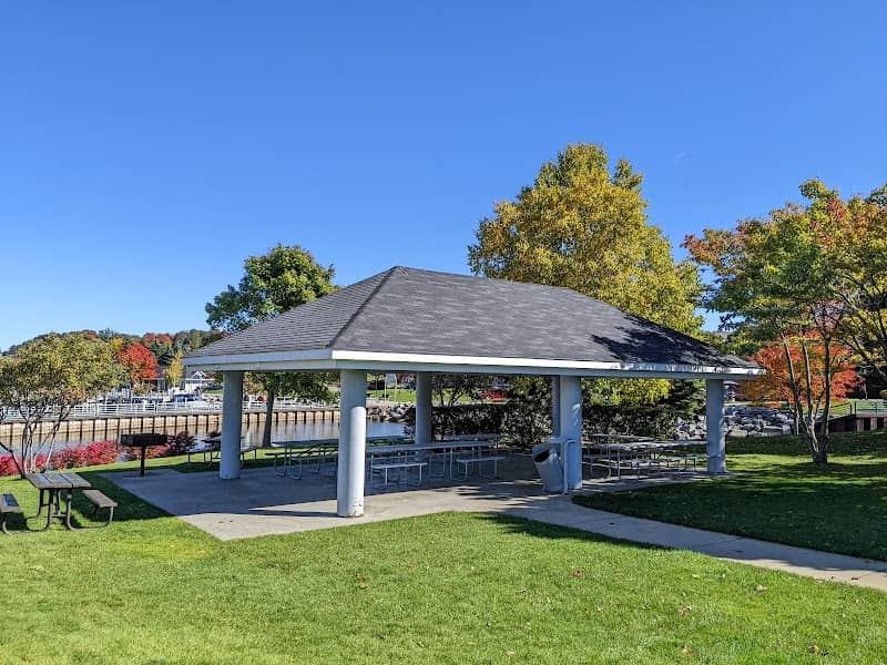 Festival Place Shelter - Image 1