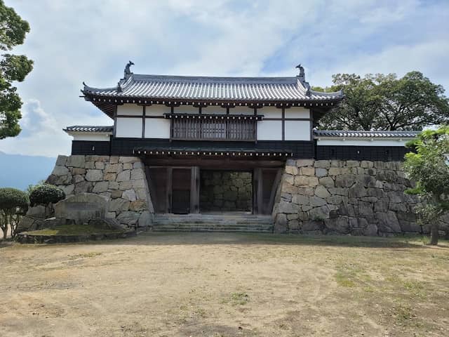 Shiroyama Park (Kawanoe ruins of a castle) - Image 1