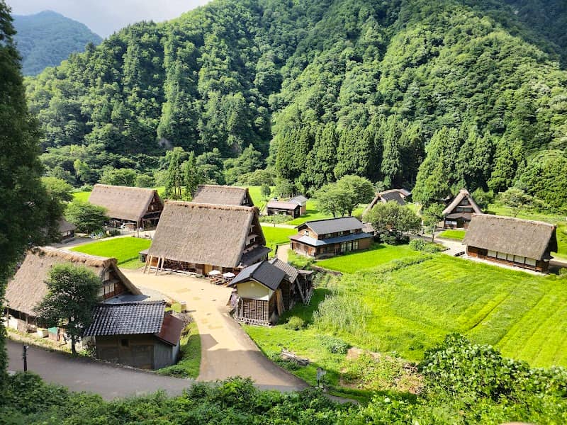 Suganuma Gassho-zukuri Village - Image 2