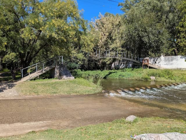 Sendero al balneario La Toma - Image 1