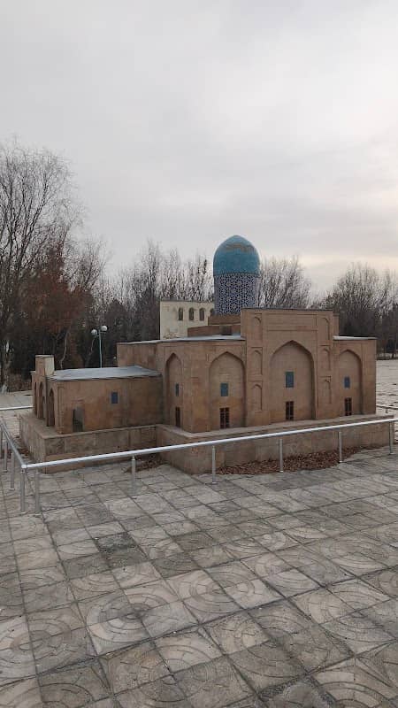 Arkhitekturnyye Makety Istoricheskikh Pamyatnikov Uzbekistana - Image 1