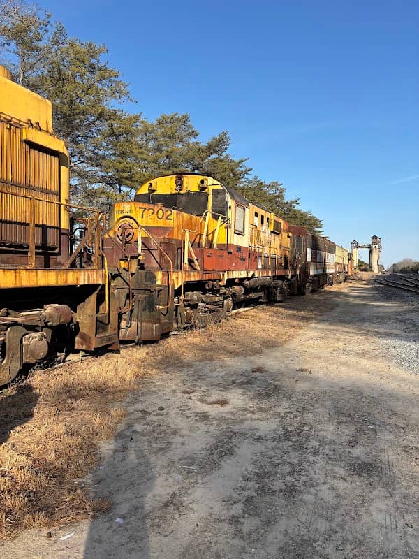 Railroad Avenue Display - Image 1