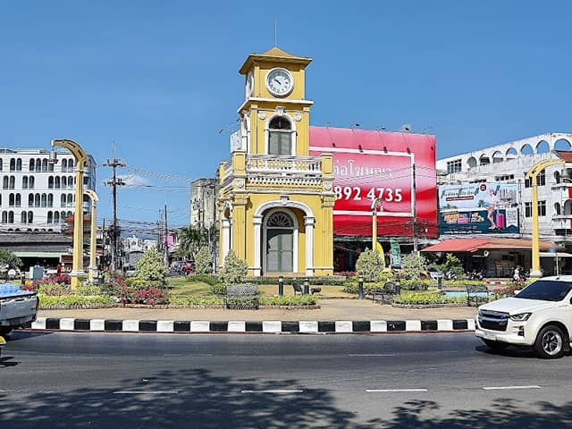 Surin Circle Clock Tower - Image 2