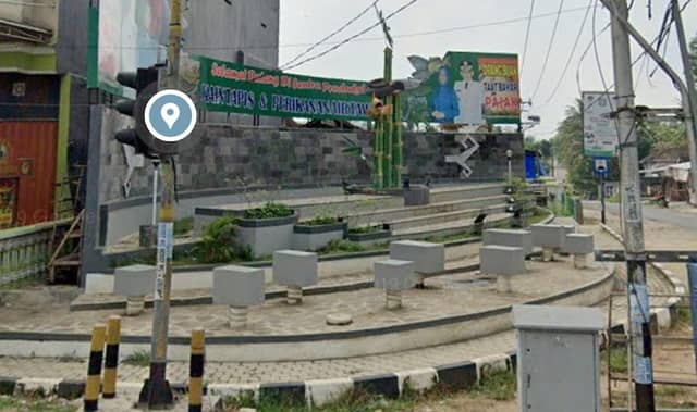Alun Alun Kota Pagelaran - Image 1