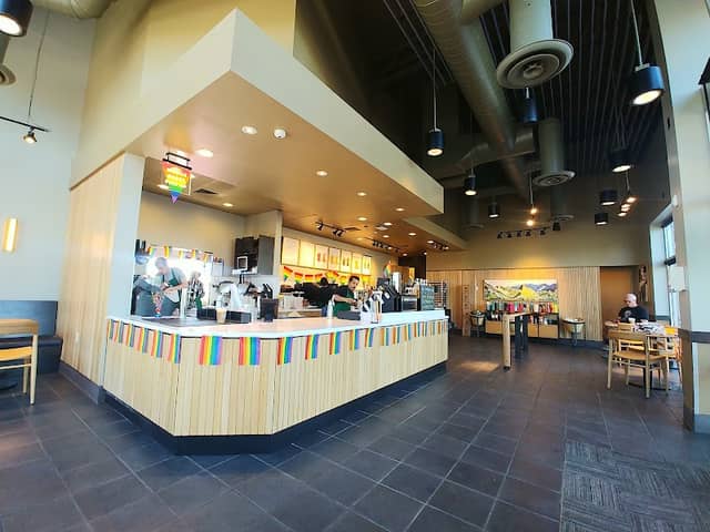Valley Mall - Image 2
