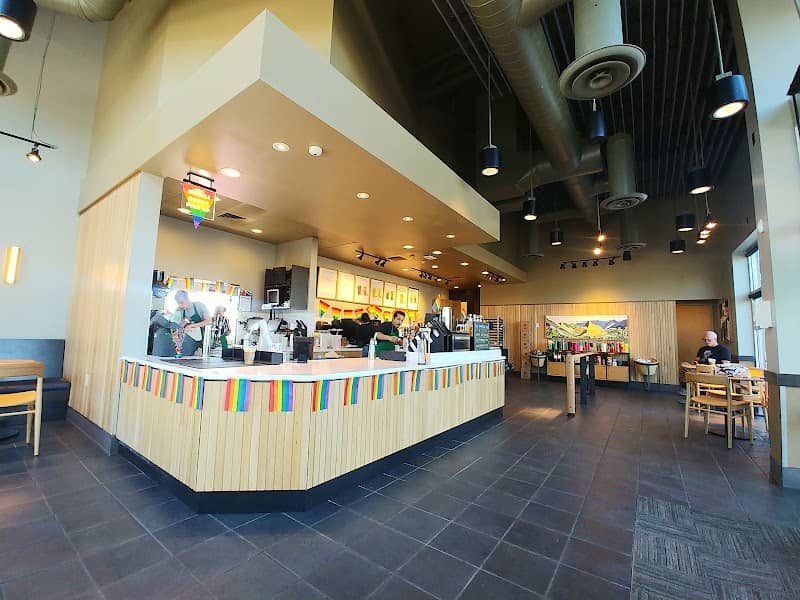 Valley Mall - Image 2