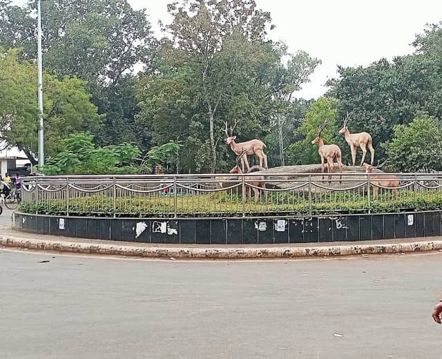 DEERS' STATUE Jabalpur railway staion - Image 1
