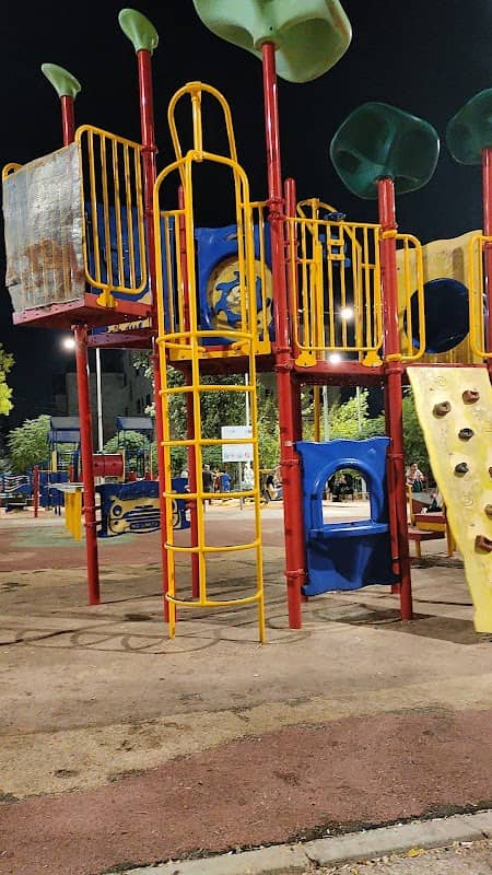 Public park - Image 1