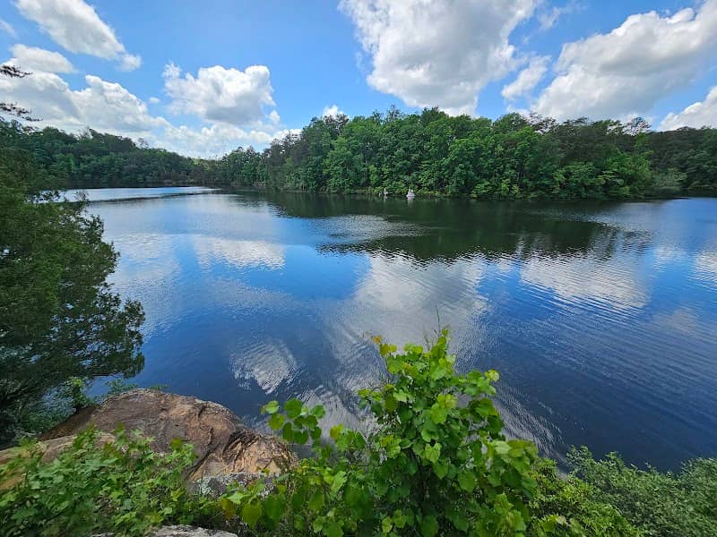 Outer Cliff Trails of Lake Nicol - Image 2