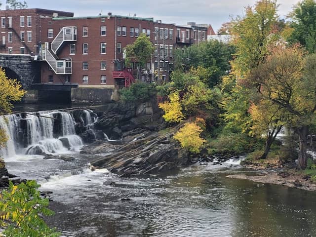 Riverfront Park - Image 1