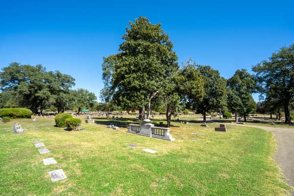 Memory Park Cemetery - Image 2