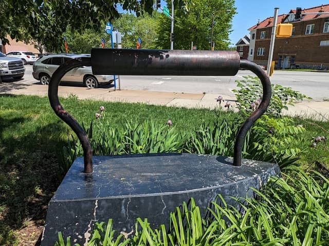 Giant Vintage Cast Iron - Image 1