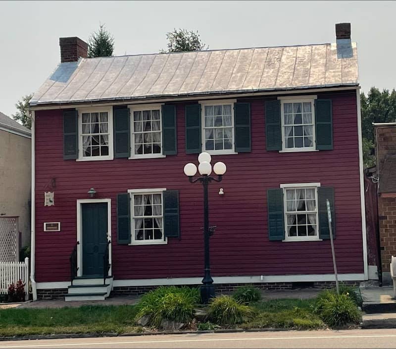 Mermaid House Inn - Image 1