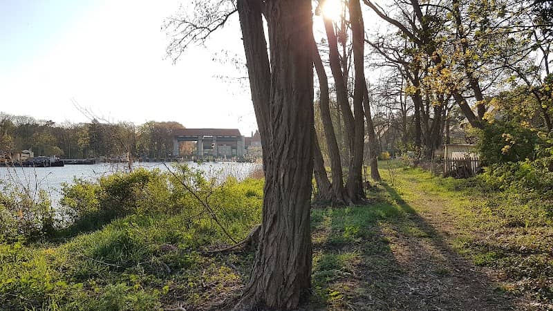 Watergate Garden - Image 1