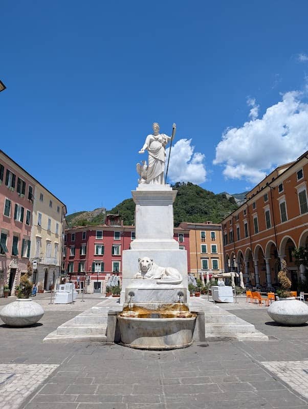 Piazza Alberica - Image 1