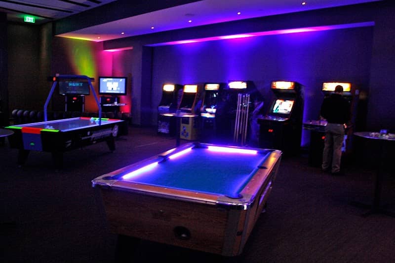Interactive Attractions - Arcade Rentals, Company Picnics, Casino Parties - Image 2