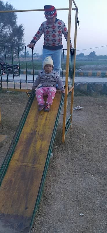 children park - Image 1
