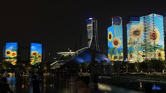 City Balcony “Qianjiang Nocturne” - Image 3