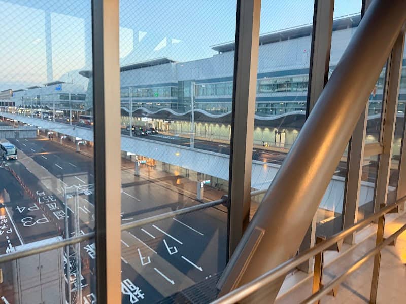 羽田空港第2ターミナル6番時計台広場 - Image 3