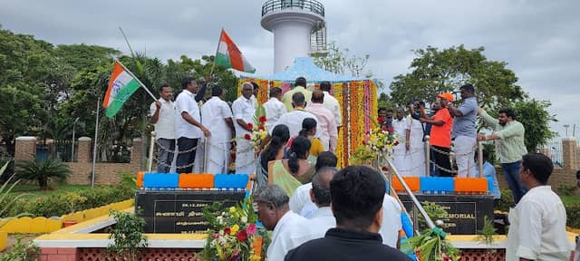 சுனாமி சீற்ற நினைவிடம்/Tsunami Memorial Karaikal - Image 2