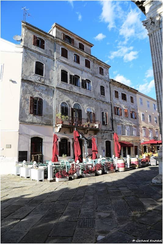Pula, Kapitolinischer Platz - Image 3