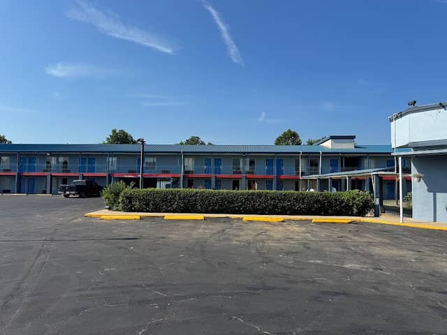Express Inn Durant Oklahoma - Image 1