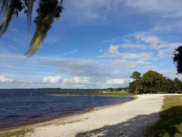 Waterfront Park - Image 1