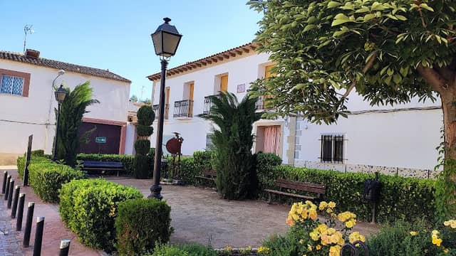Plaza de Axdir - Image 1