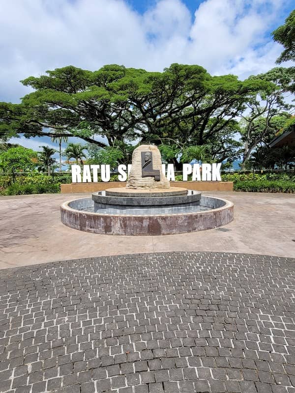 Ratu Sukuna Monument - Image 2