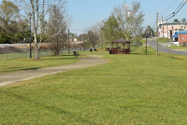 McRae-Helena Walking Trail - Image 1