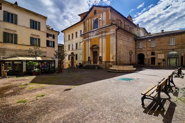 The Navel of Italy monument - Image 1
