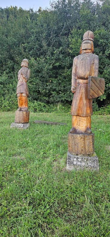 Drevené sochy (anjel, lukostrelci, rytieri...) - Image 1