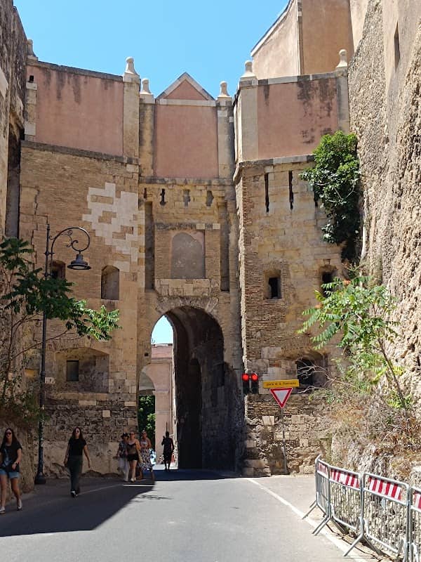 Cagliari Cerdeña - Image 2