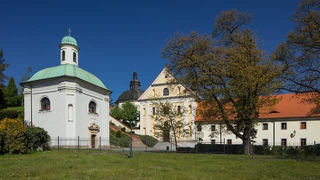 Klášter Ostrov - Posvátný okrsek - Image 1