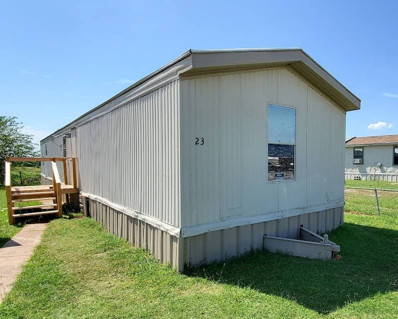 Oak Tree Mobile Home Park - Image 1