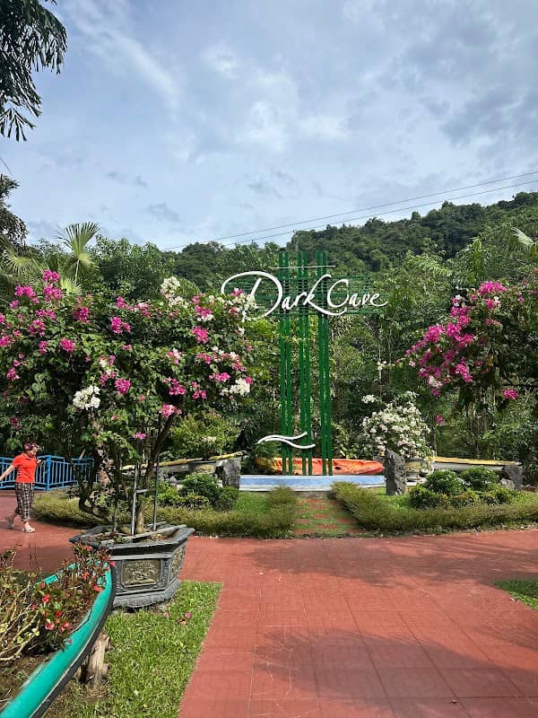 Zipline at Dark Cave - Image 2