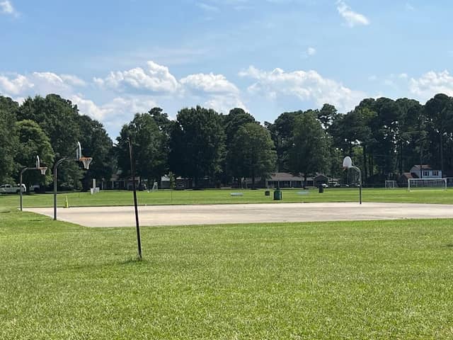 Churchland Park - Image 2