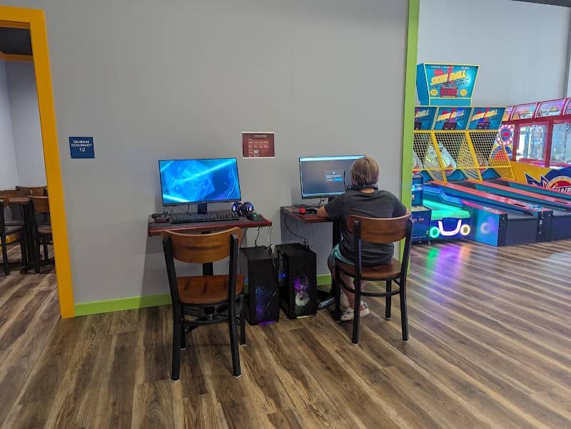 Grizzly Arcade - Image 1