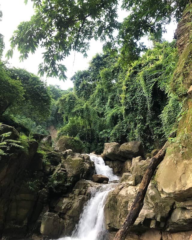 तीन धारे झरना (tindhare waterfall) - Image 1