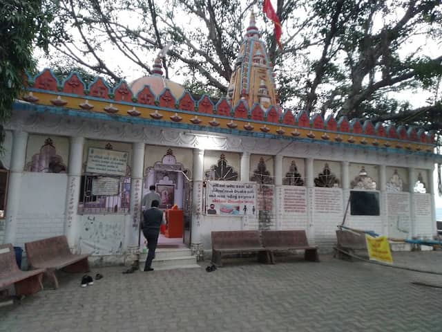 Shree Vishwa Gayatri AlakhDham Mandir - Image 1