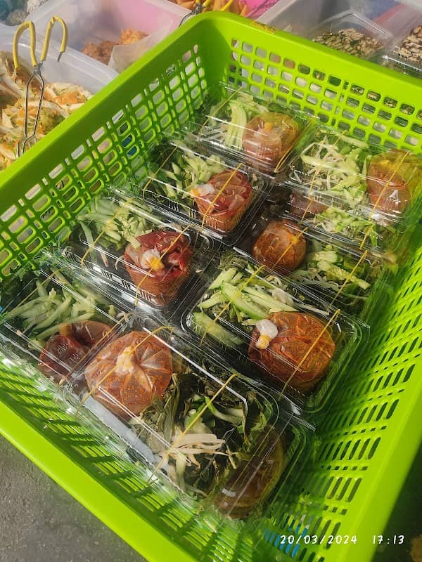 Tapak Pasar Malam (Rabu) & Bazar Ramadhan Kg Jenjarom - Image 2