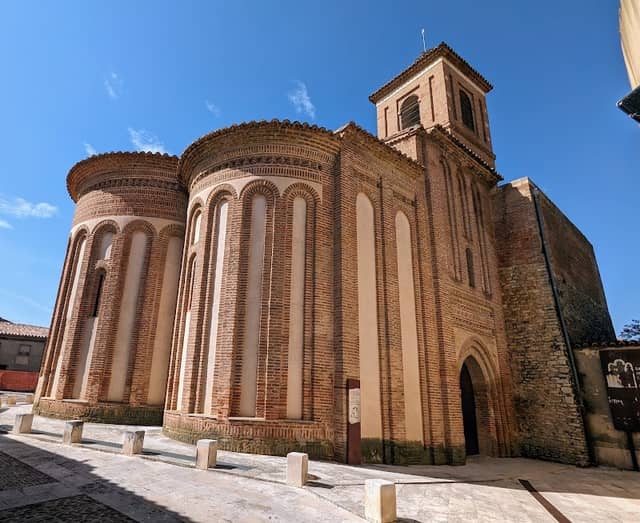 Church of San Salvador de Los Caballeros - Image 1