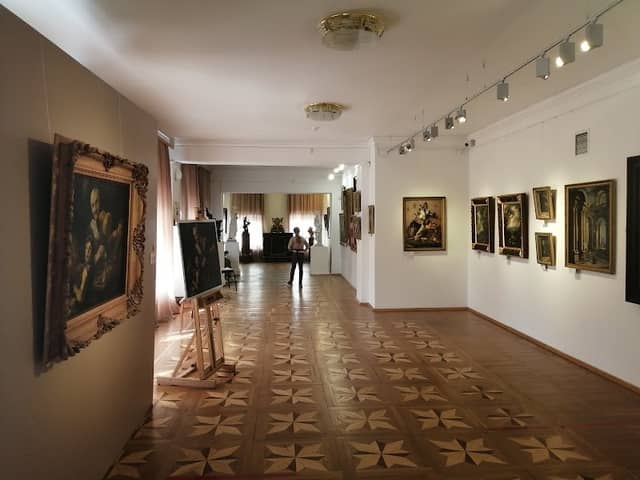 Voronezhskiy Oblastnoy Khudozhestvennyy Muzey Im. I.n. Kramskogo - Image 1