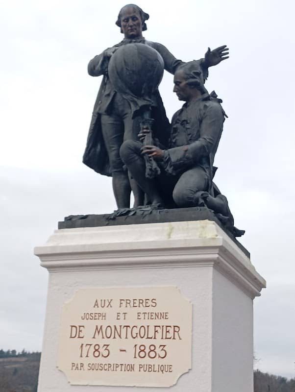 Statue des Frères Montgolfiers - Image 1