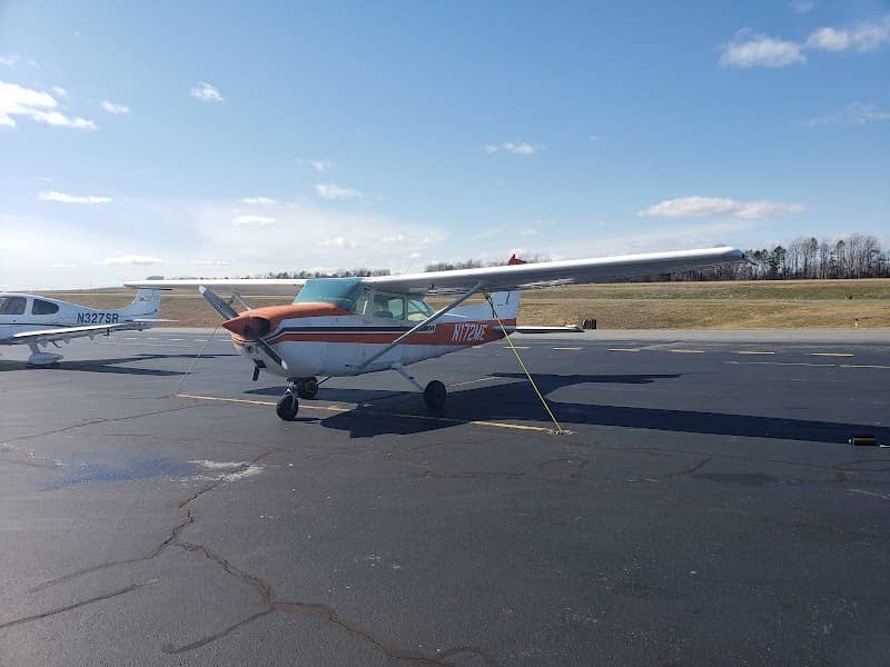 Charlottesville Flight Center - Image 2